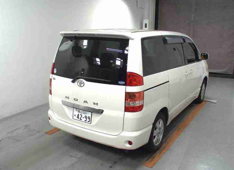 Toyota noah 2002
